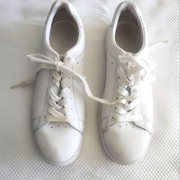 Tory Burch White Leather Sneakers with Low-Top Design some scratch - Picture 1 of 11
